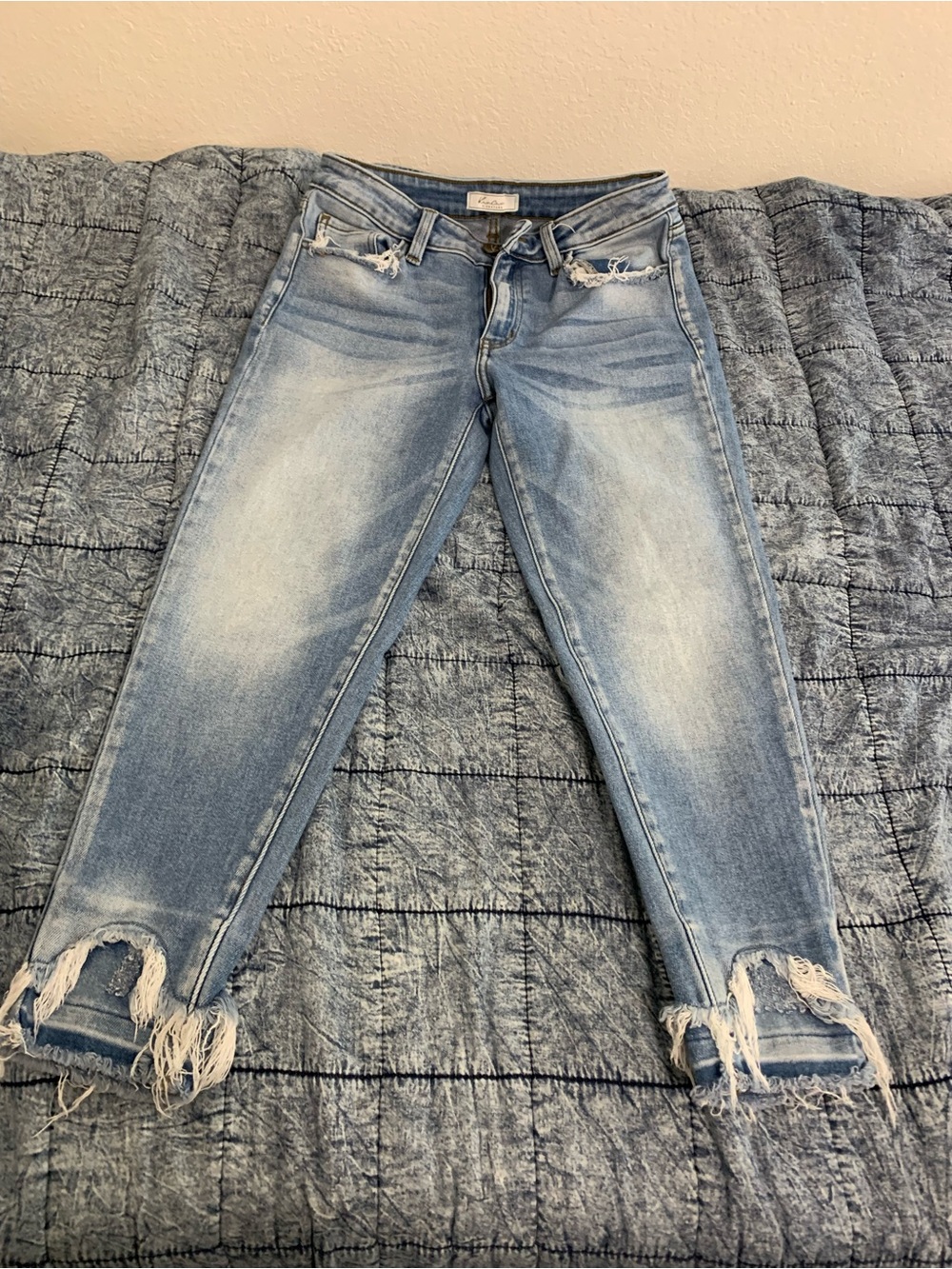 KanCan Light Blue Distressed Ankle Jeans